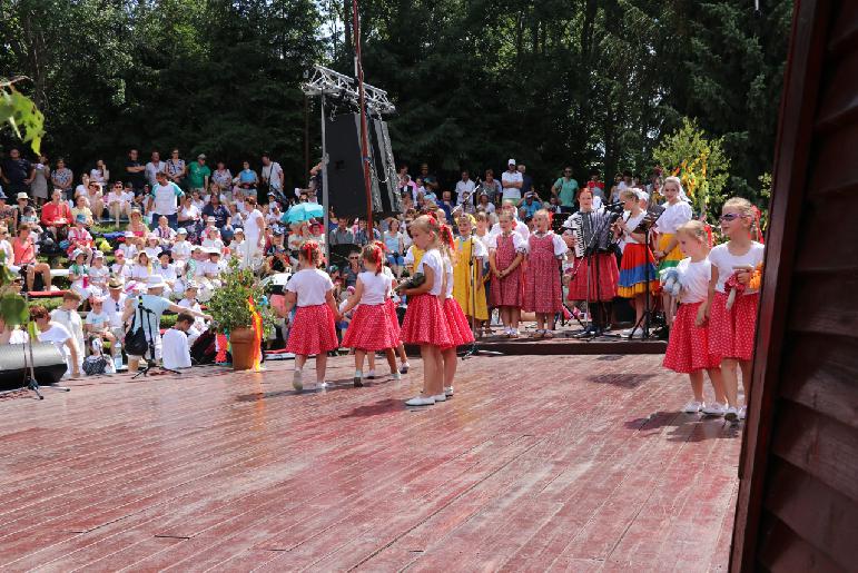 Folklórne dni - 25. detský folklórny festival pod Inovcom