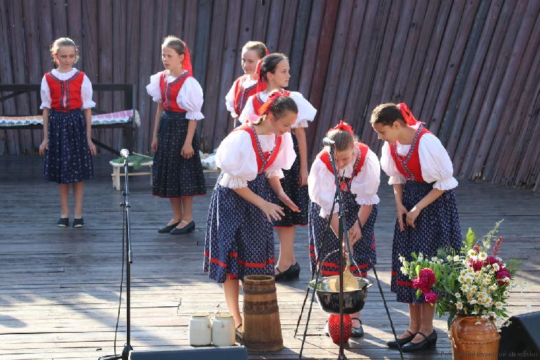 Folklórny festival Pod Inovcom 2022