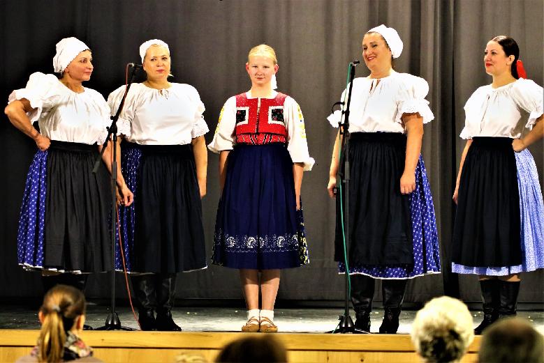 Večery s folklórom Dožinky