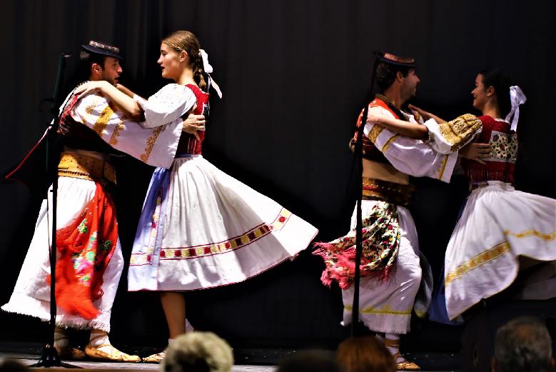 Večery s folklórom Dožinky