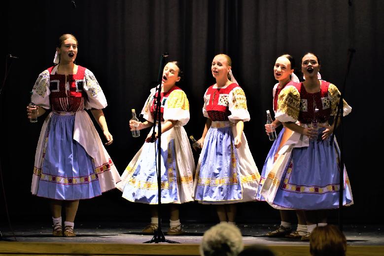 Večery s folklórom Dožinky