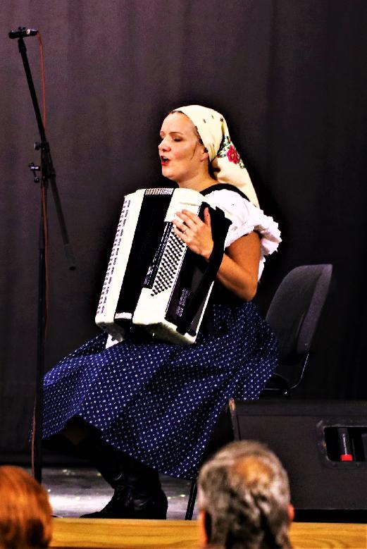 Večery s folklórom Dožinky