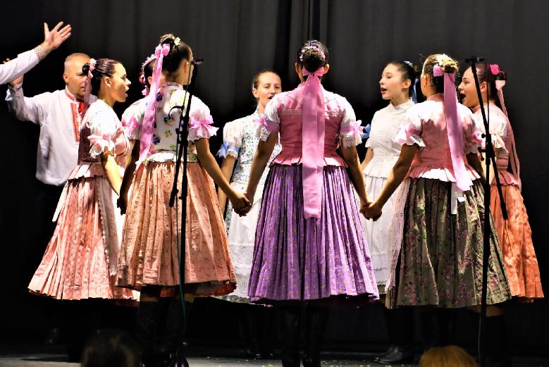 Večery s folklórom Dožinky