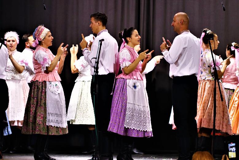 Večery s folklórom Dožinky