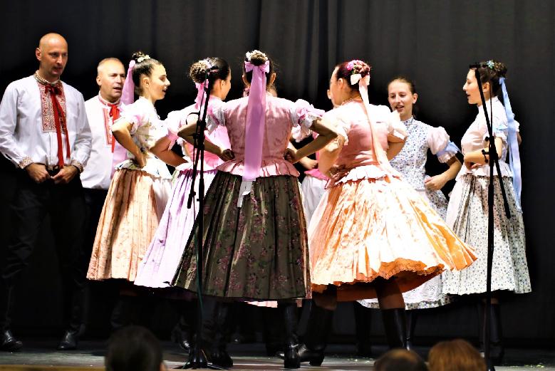 Večery s folklórom Dožinky